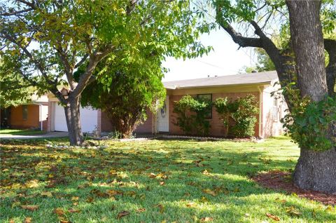 2515 N Shannon Street, Sherman