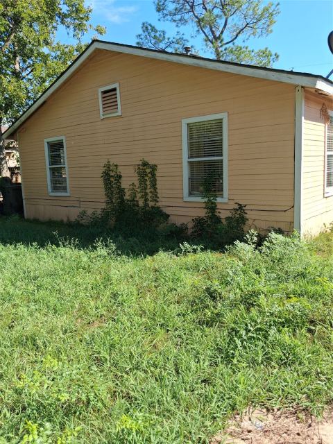 319 W Moore Street, Sherman, TX 75090 — photo 2