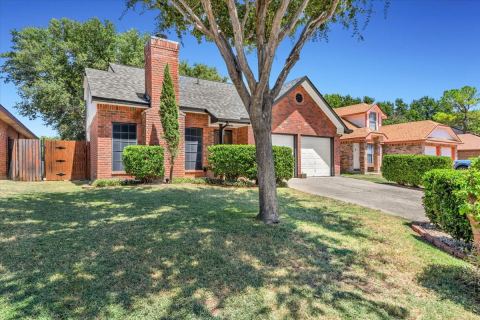 215 Ironbark Drive, Arlington, TX 76018 — photo 3