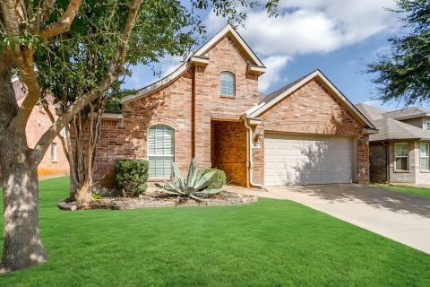 637 Brooks Street, Crowley, TX 76036 — photo 2