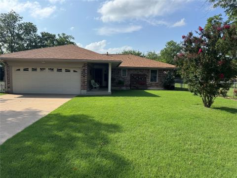 1204 Chester Street, Cleburne