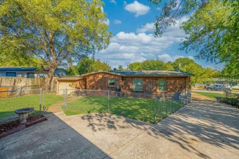 4712 Laverda Drive, Haltom City, TX 76117 — photo 3