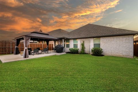 9921 Mescalbean Boulevard, Fort Worth, TX 76036 — photo 3