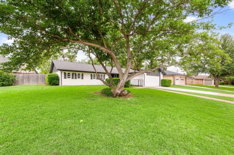 1823 E Cedar Elm Drive, Arlington