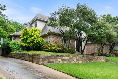 907 Loch Lomond Drive, Arlington, TX 76012 — photo 2