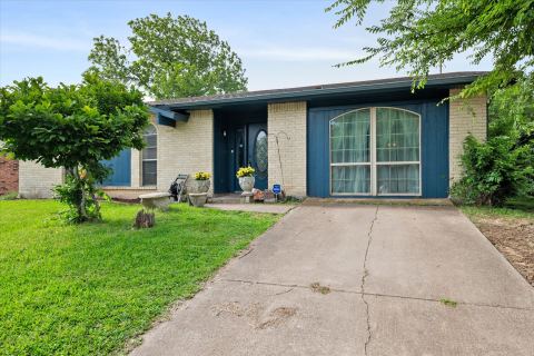 609 Columbine Lane, Grand Prairie, TX 75052 — photo 2