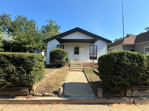 715 W Monterey Street, Denison