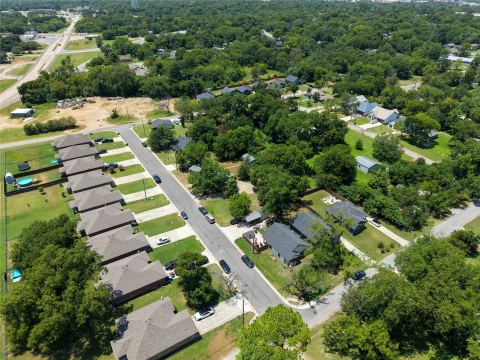 719 E Bullock Street, Denison