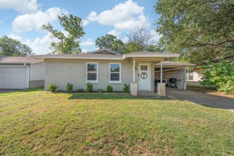 809 Phillips Street, Cleburne