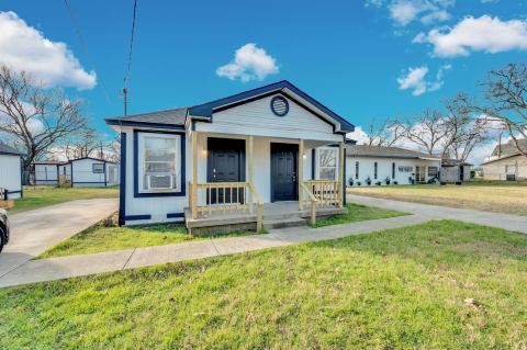 412 E Avenue F, Midlothian, TX 76065 — photo 2