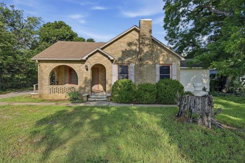 2912 W Morton Street, Denison