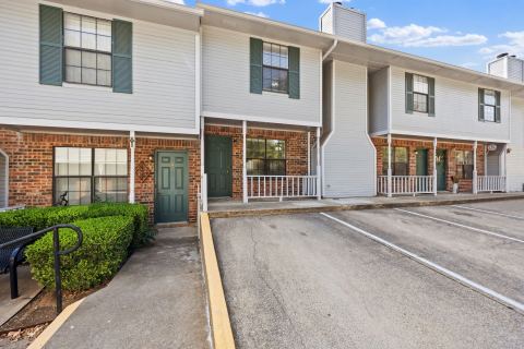 929 W Hickory Street A5, Denton, TX 76201 — photo 2