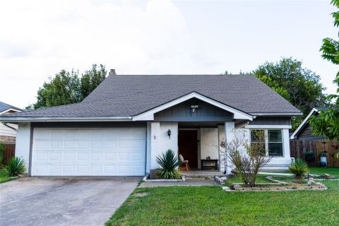 2521 Channing Drive, Grand Prairie, TX 75052 — photo 2