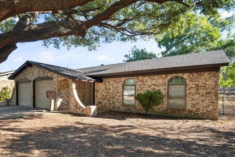 316 NW Summercrest Boulevard, Burleson, TX 76028 — photo 3