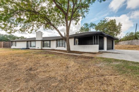 325 Crescent Drive, Grand Prairie, TX 75050 — photo 2