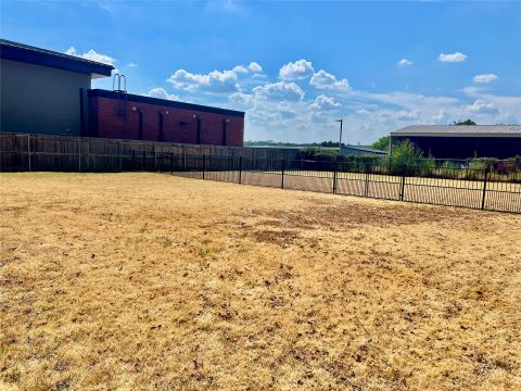 115 N Denton Street, Weatherford, TX 76086 — photo 3