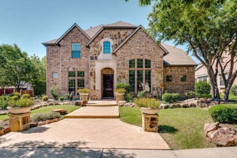 2254 Magic Mantle Drive, Lewisville