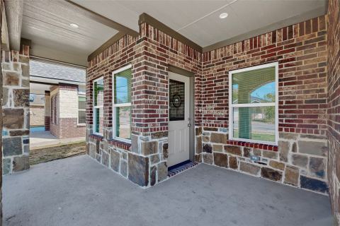1221 S Rockwall Avenue, Terrell, TX 75160 — photo 2