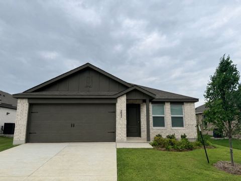 2032 Derby Lane, Aubrey