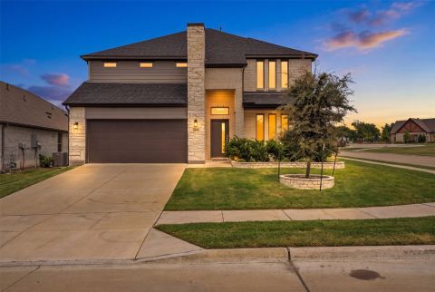 1802 Balfour Bend, Forney