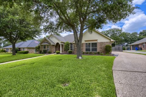 11 Kim Court, Mansfield, TX 76063 — photo 2