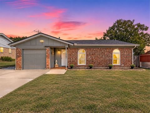 7008 Smithfield Road, North Richland Hills