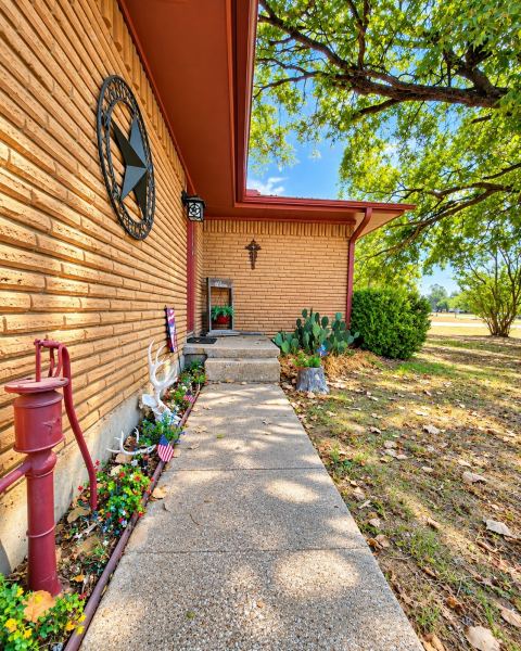 800 Kerry Lane, Azle, TX 76020 — photo 3
