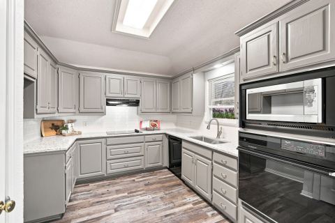 907 Red Oak Drive, Mansfield