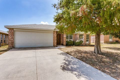 321 Tripp Trail, Denton, TX 76207 — photo 2