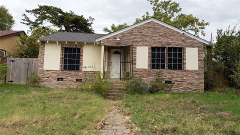1434 Carson Street, Dallas
