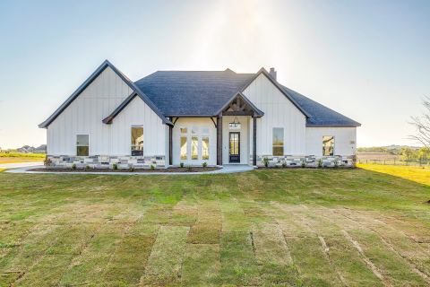 406 Red Bird Drive, Springtown