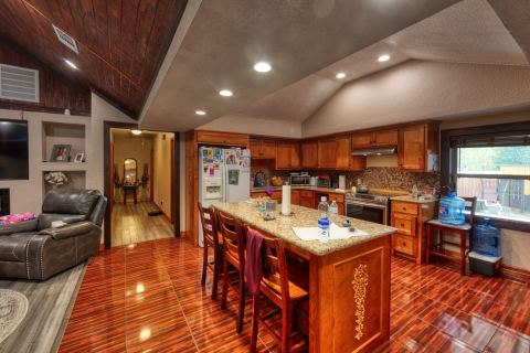 411 S Prairie Street, Pilot Point, TX 76258 — photo 2