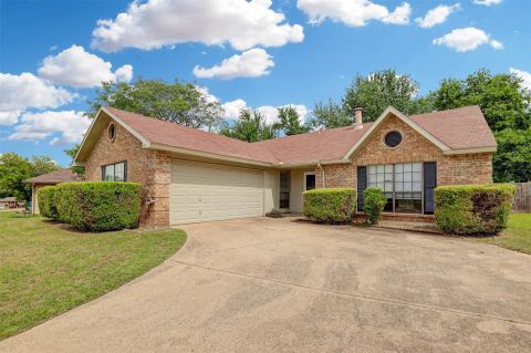 620 Nora Lane, DeSoto, TX 75115 — photo 2