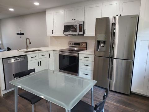 724 S Welch Street 4, Denton, TX 76201 — photo 2