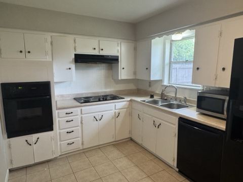 4202 Templeton Street, Greenville, TX 75401 — photo 2