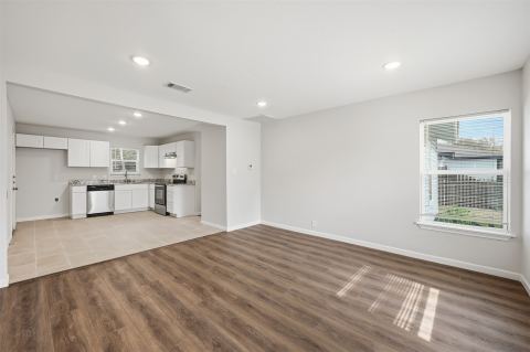 4229 Comanche Street, Fort Worth, TX 76119 — photo 3