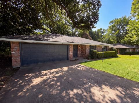304 Brook Hollow Drive, DeSoto, TX 75115 — photo 2