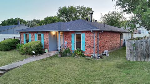 241 S Young Boulevard, DeSoto, TX 75115 — photo 2