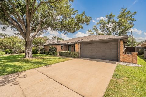 1100 Purdue Drive, Arlington, TX 76012 — photo 2