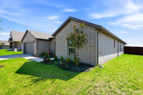 420 Basalt Drive, Azle, TX 76020 — photo 2