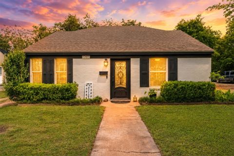 1205 N 17th Street, Waco