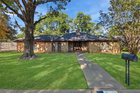 6437 Suncrest Court, North Richland Hills, TX 76180 — photo 2