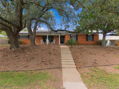 5713 Roberts Drive, Waco