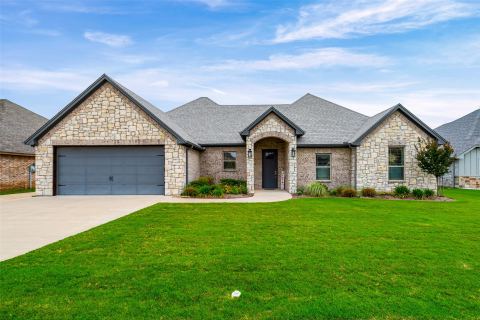 6620 Pinehurst Drive, Granbury