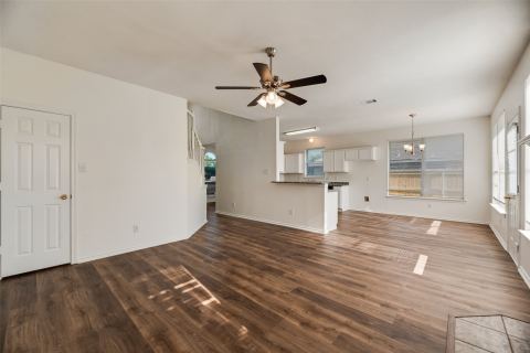 821 S Parks Drive, DeSoto, TX 75115 — photo 3