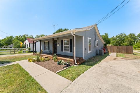 705 N Washington Street, Farmersville, TX 75442 — photo 2