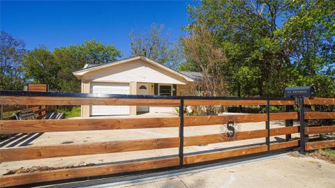 112 Cherokee Street, Terrell