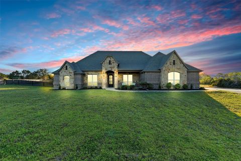701 Milton Court, Granbury