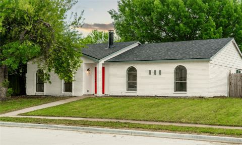 2009 Clark Trail, Grand Prairie, TX 75052 — photo 2