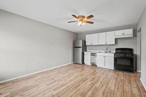 701 W Hull A & B Street, Denison, TX 75020 — photo 3